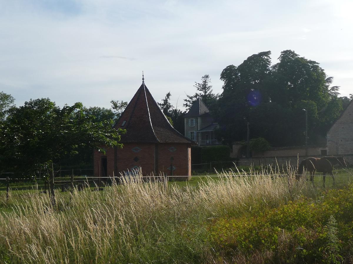 Le Chateau Champagny-sous-Uxelles Екстериор снимка