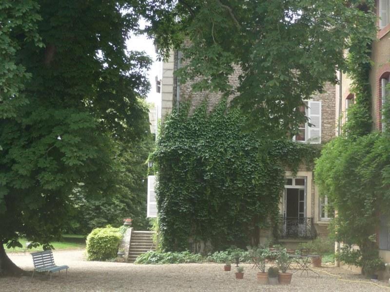 Le Chateau Champagny-sous-Uxelles Стая снимка